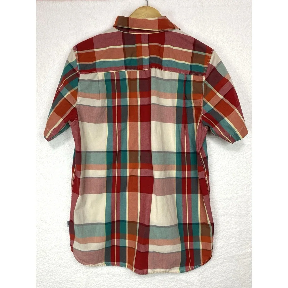 The North Face Mens Medium Red Blue Short Sleeve Button Down Shirt Pocket